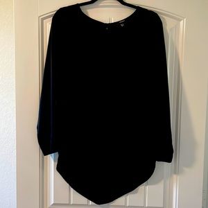 Light, comfortable long sleeve black tunic length shirt